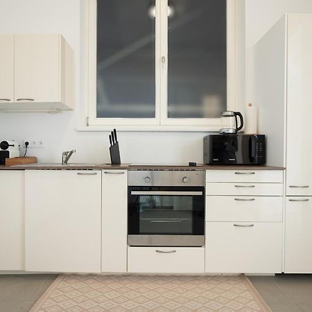 Vibrant 107 M2 Flat In The City Center Вена Экстерьер фото