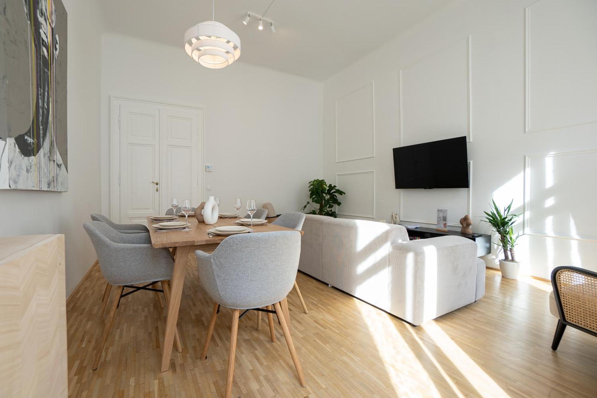 Vibrant 107 M2 Flat In The City Center Вена Экстерьер фото